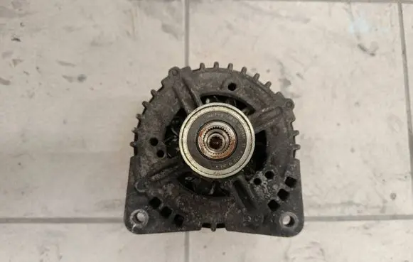Volkswagen Multivan T5 Generator/alternator 03G903023F 9121715042 4V180A