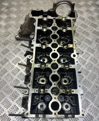 BMW 3 E90 E91 Engine head 778752106