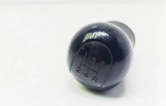 Toyota Avensis Verso Gear lever shifter trim leather/knob 
