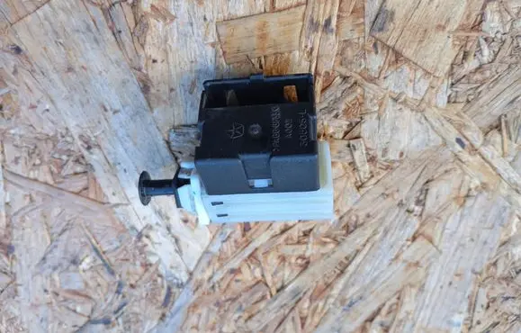 Dodge Journey Brake pedal sensor switch 56054001 30505L