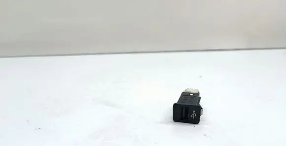 USB socket connector