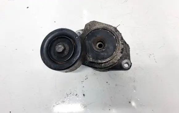 Honda CR-V Generator/alternator belt tensioner