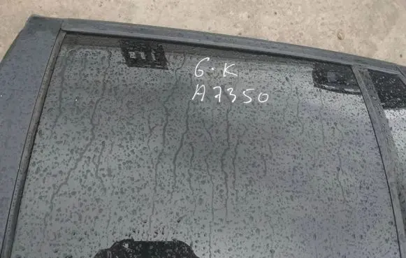 Chrysler Pacifica Rear door window glass