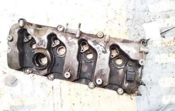 Chevrolet Captiva Rocker cam cover 