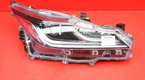 Toyota Corolla E10 Headlight/headlamp 81110-02T51-00