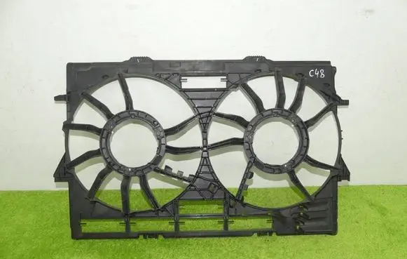 Porsche Macan (95B) Radiator cooling fan shroud 95B121207A