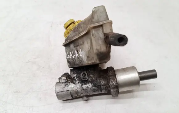 Master brake cylinder