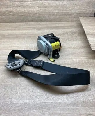 Toyota Corolla E120 E130 Front seatbelt 7321002271 973210027100