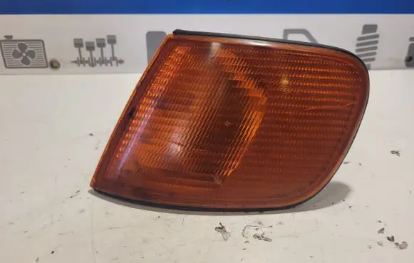 Audi 100 S4 C4 Front indicator light 137983