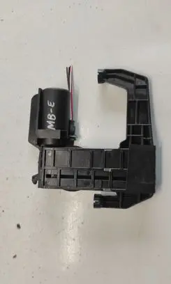 Mercedes-Benz E W210 Seat adjustment motor 2109700026 A351 196660