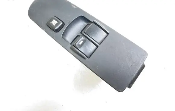 Mitsubishi Colt Electric window control switch MR587959 1336TH6 C8DD342M
