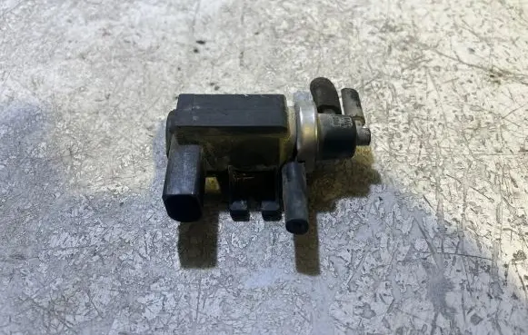Skoda Octavia Mk1 (1U) Turbo solenoid valve 1J0906627 00T305 72290320