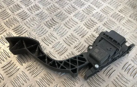 Ford Focus Accelerator throttle pedal 4M519F836AH 6PV00864101