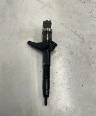 Nissan Primera Fuel injector 16600AU600