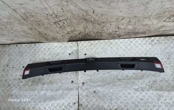Trunk/boot sill cover protection