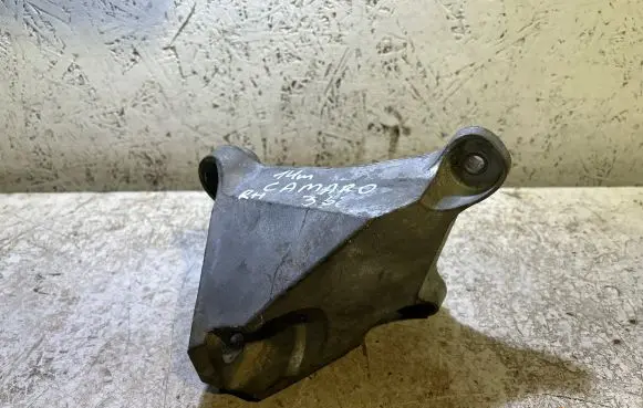 Chevrolet Camaro Engine mounting bracket X01916A A360