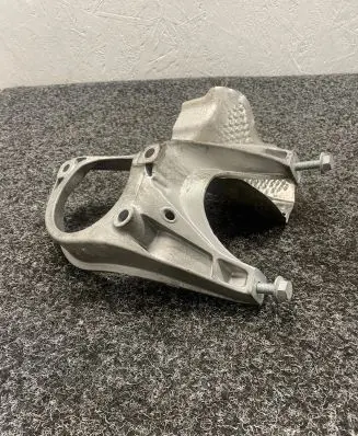 Porsche Macan (95B) Engine mounting bracket 95B399332B 95B399300