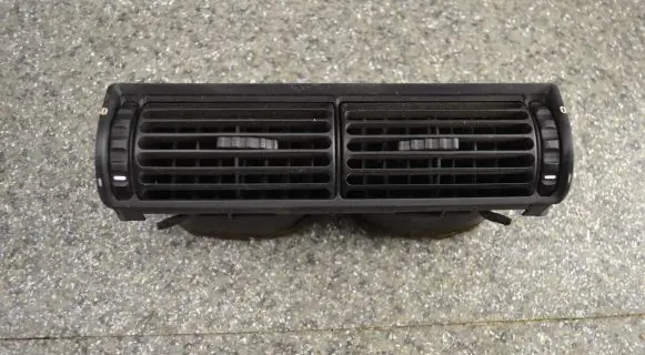 BMW 5 E34 Dash center air vent grill 1384105 13841069