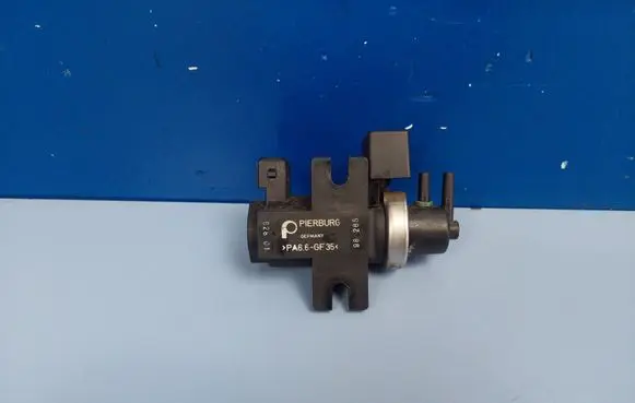 BMW 5 E39 Turbo solenoid valve 72279600 2247906