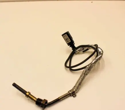 Audi A4 S4 B9 8W Oil temperature sensor 059906088CP