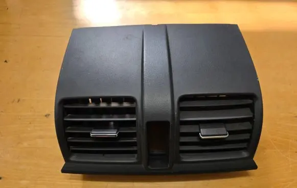 Honda CR-V Dash center air vent grill 77610SWAA0