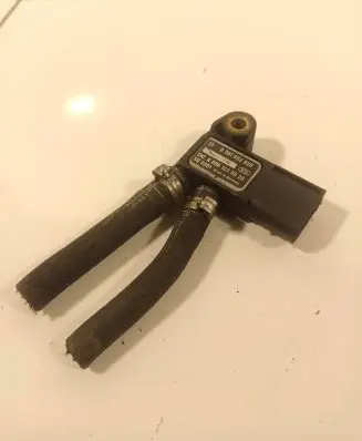 Mercedes-Benz E W211 Air pressure sensor A0061539528 0281002925