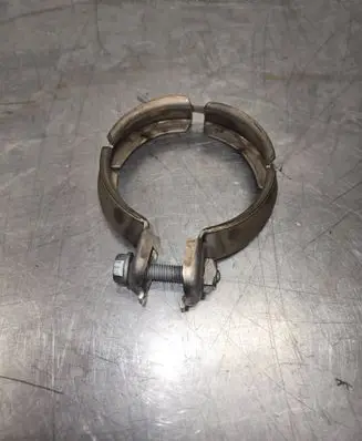 Mercedes-Benz E W214 Muffler pipe connector clamp A0009958902