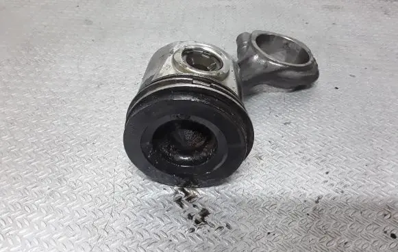Fiat Ducato Piston with connecting rod