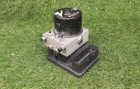 Ford Focus ABS Pump 6M5Y2C405AD