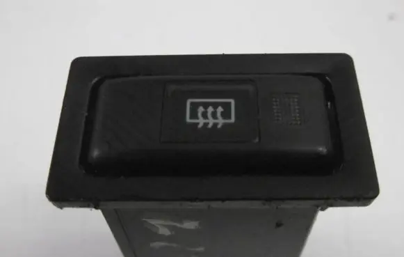 Toyota Starlet (P90) V Windscreen/window heater switch 158506
