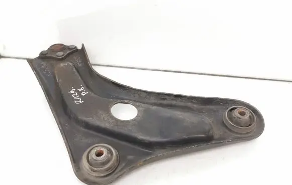 Peugeot 207 Front lower control arm/wishbone