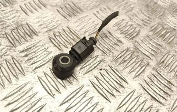 Volkswagen Caddy Detonation knock sensor 030905377D
