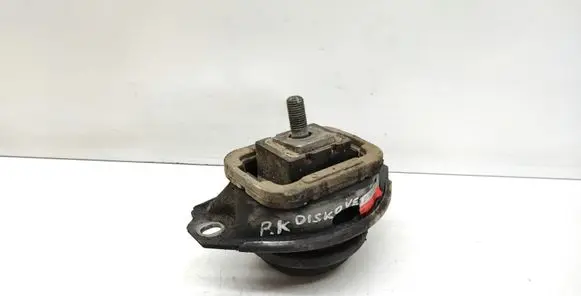 Land Rover Discovery 3 - LR3 Engine mount bracket KKB500441G