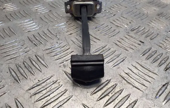 Honda CR-V Rear door check strap stopper