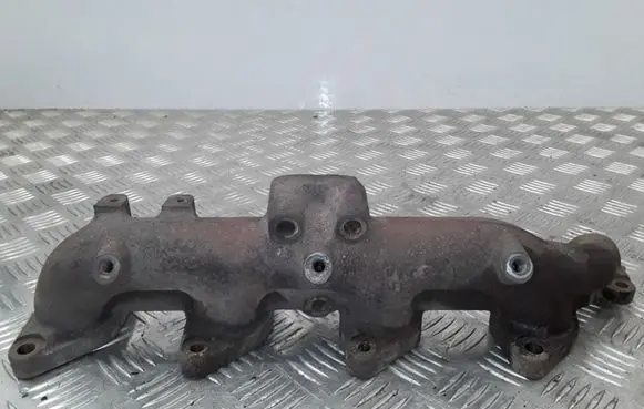 KIA Sorento Exhaust manifold