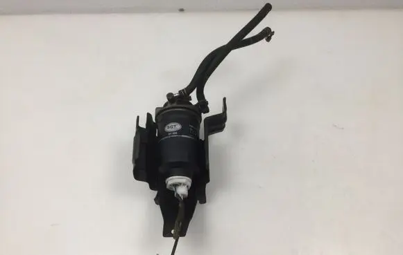 Nissan Terrano Fuel filter housing 16412G2400