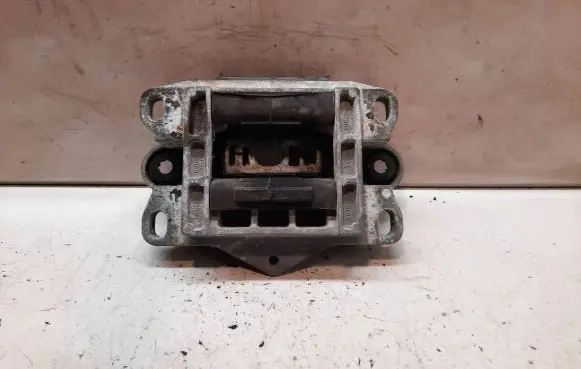 Ford Mondeo Mk III Engine mount bracket 1S717M122