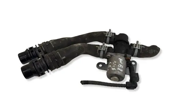 Volkswagen PASSAT B8 Coolant heater control valve 5Q0906457C