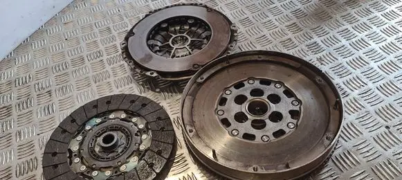 Opel Zafira B Clutch set kit 415024110