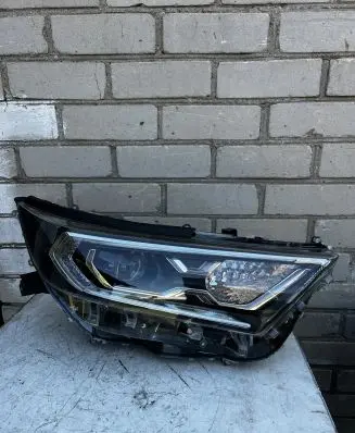 Toyota RAV 4 (XA50) Headlight/headlamp