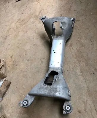 Peugeot 508 II Rear subframe 9827882080
