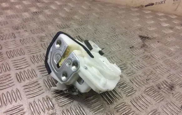 Mazda CX-3 Front door lock