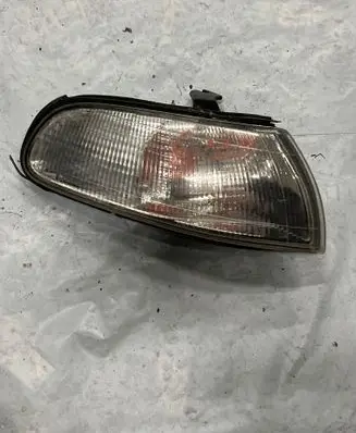 Mazda 626 Front indicator light M69258