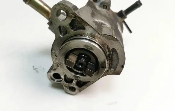 Toyota Avensis T220 Vacuum pump