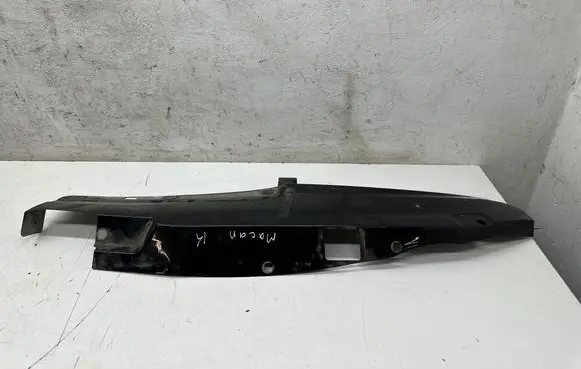 Porsche Macan (95B) Fender end trim 95B821103B 37L008