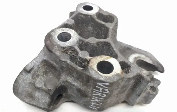 Ford Kuga I Engine mounting bracket 6M516030BA