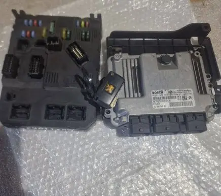 Peugeot 407 Engine ECU kit and lock set 9656974680 9653239880 0281011558