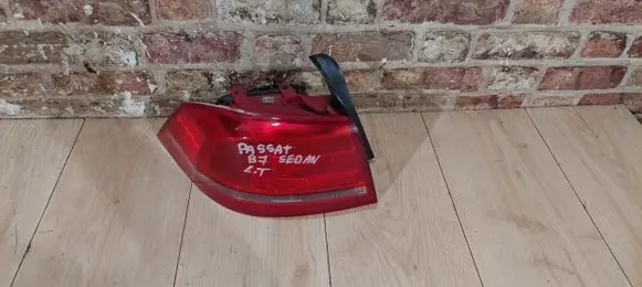 Volkswagen PASSAT B7 Rear/tail lights