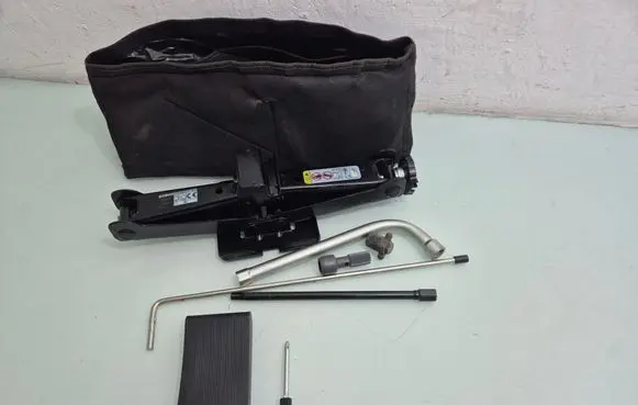 Fiat Doblo Tool set 