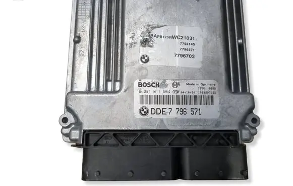 BMW X3 E83 Engine control unit/module 7796703 7796571 0281011564